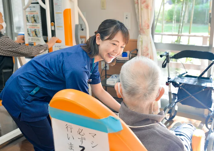 高い在宅復帰率を実現するユニット型老健。ライフスタイルに合わせて働けます。