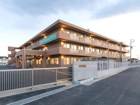越谷市の入所定員100名の特養です。2018年4月開設の温かい施設です。