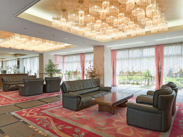 名古屋市名東区の定員100名の老健です。広々として働きやすい施設です。