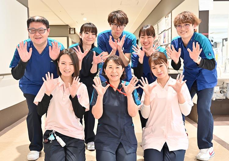 船橋駅徒歩5分の好立地。都市型老健として、時代に合った介護サービスを展開しています。