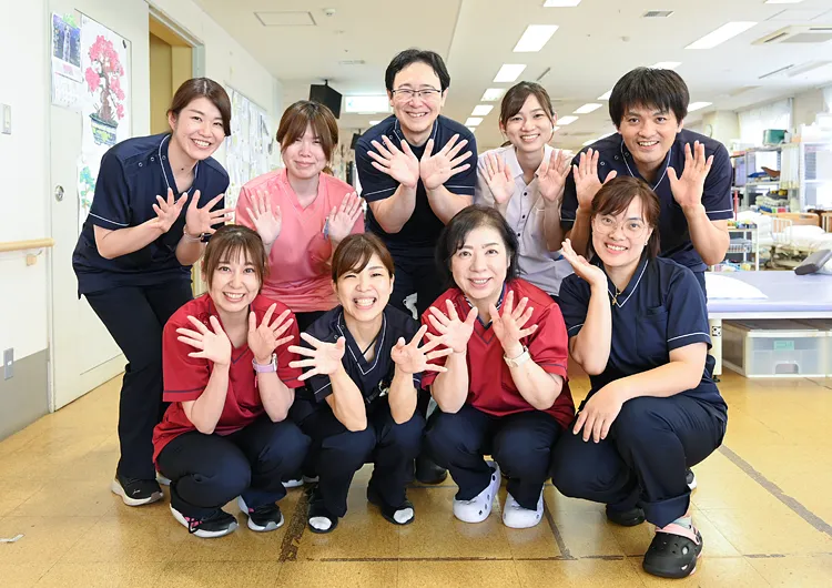 子育て中のパパ・ママが多数活躍中の老健。無資格・未経験OKで、職員定着率も高めです。