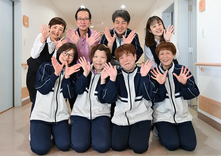 残業ほぼゼロ、有休取得率はほぼ100％。教育やキャリア支援も充実した特養です。