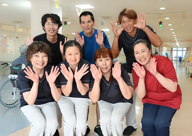 「三河島駅」徒歩3分。病院併設の老健です。残業ほぼナシで、無資格・未経験者も活躍中。